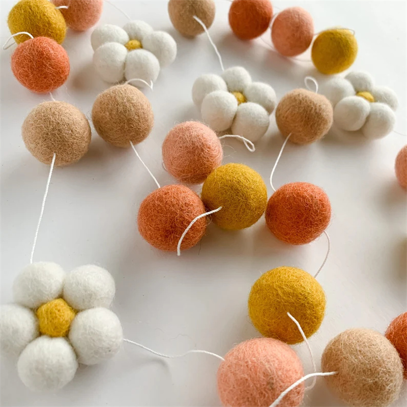 Ins Wool Felt Balls Daisy Flow - огляд і ціна Home Textiles & Decorations